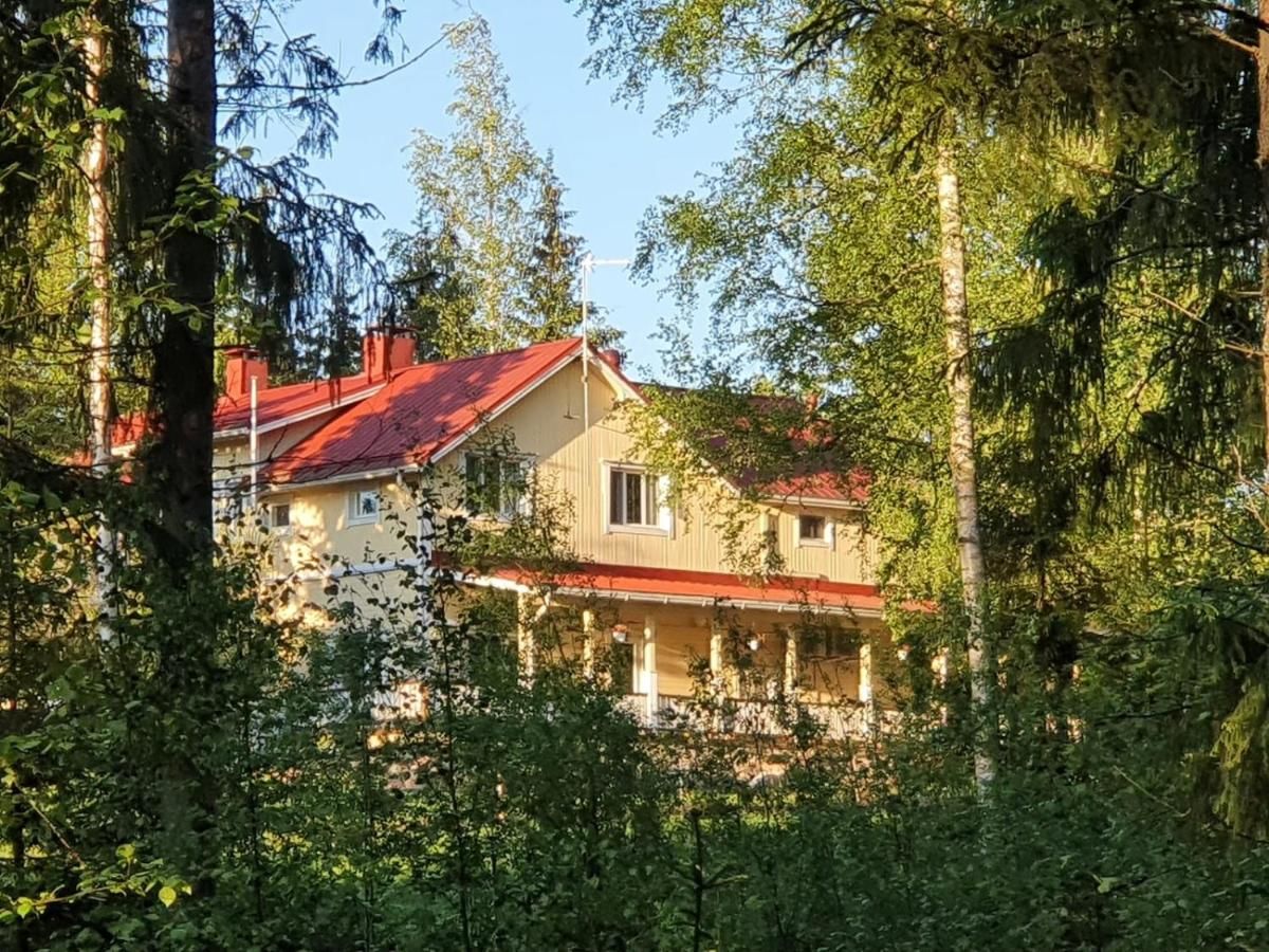 Гостевой дом Tuhannen Tarinan Talo Каннускоски